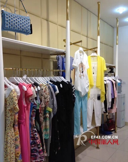 恭祝H-X韩轩女装上海店盛大开业