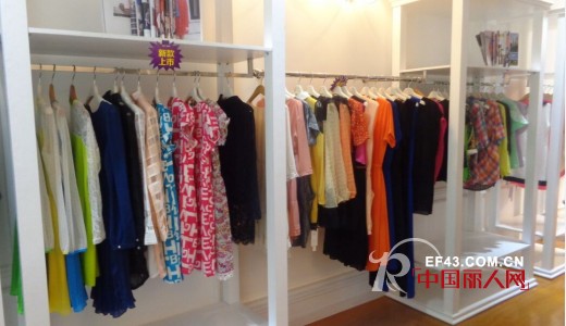 祝贺爱妮格女装贵州毕节店5.15日绚丽开业