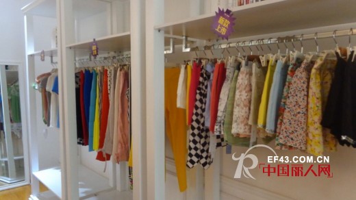 祝贺爱妮格女装贵州毕节店5.15日绚丽开业