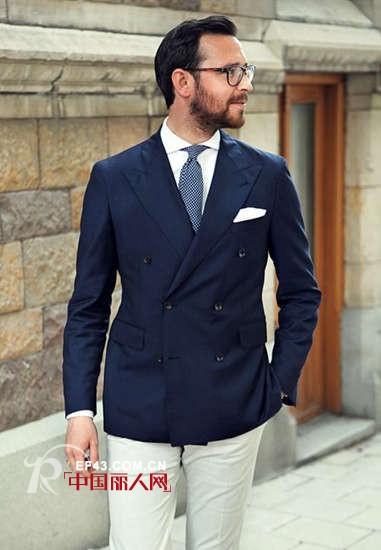 夏日那些简约时尚的商务装搭配低调而又奢华