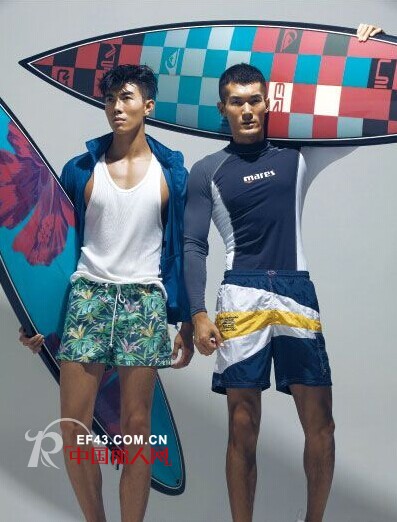 夏季海边男生冲浪如何搭配服 即装性感又时髦
