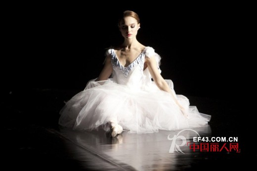 2014三COLOUR（三彩）冬季发布会5月18日开幕