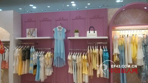 祝贺丹诗格尔女装广州增城万达店盛大开业