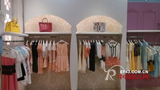 祝贺丹诗格尔女装广州增城万达店盛大开业