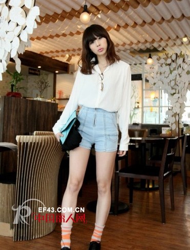 高腰短裤搭配什么上衣 高腰短裤显高吗?