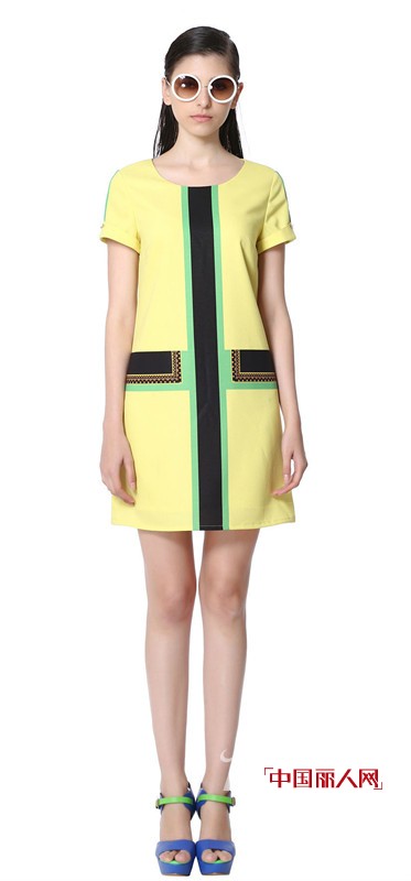 夏季波普元素新品搭配 活力异域穿越最时髦