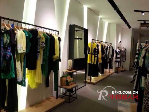 air.u皑如女装广州嘉裕太阳城新店开业