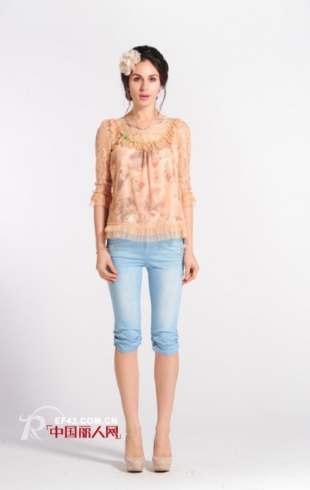 五分牛仔裤搭配 女士夏季五分牛仔裤搭配什么上衣
