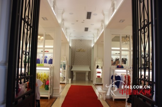 给孩子购买衣服需要注意什么 选购童装注意事项