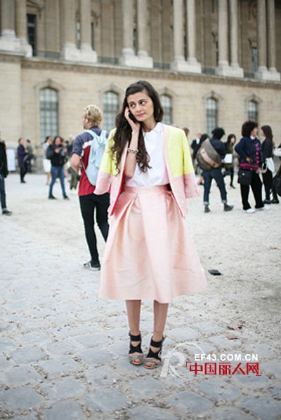 如何将T台潮流搬到现实生活中