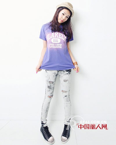 破洞牛仔裤怎么搭配 搭配什么款式鞋子显高挑