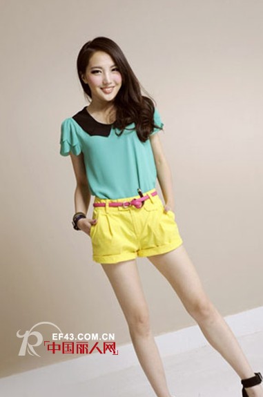 夏天穿什么最舒服 女士夏季短裤搭配