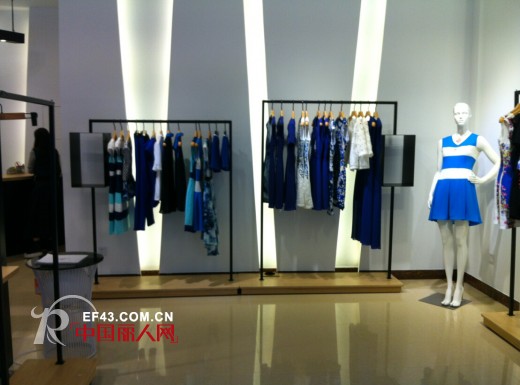 air.u皑如女装全新形象店登陆广东开平市