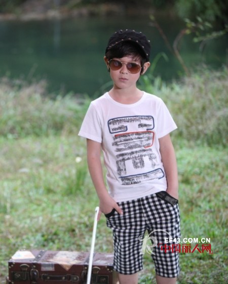 六一带孩子出去玩穿什么衣服比较好颜色搭配上要注意什么