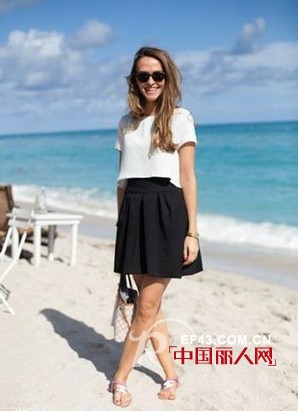 夏天穿什么连衣裙去海边度假度假连衣裙什么款式好看