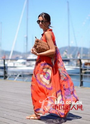 夏天穿什么连衣裙去海边度假度假连衣裙什么款式好看