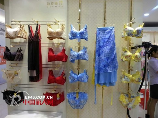 热烈祝贺迪芬娜内衣强势入驻湖北恩施巴东美美百货