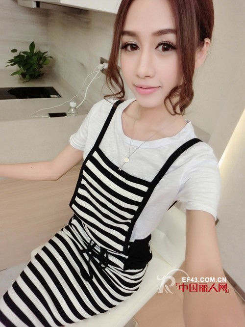 黑白颜色的服装搭配夏季黑白拼接服装怎么搭配