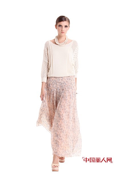 曼娅奴清新打造夏季甜美邻家女孩装扮