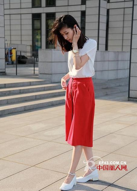 夏天适合穿什么颜色的衣服 浅色服装怎么搭配