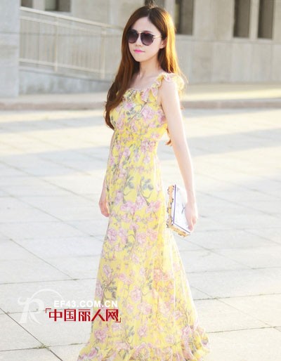 夏季什么颜色的连衣裙显白黄色连衣裙夏季无袖新款