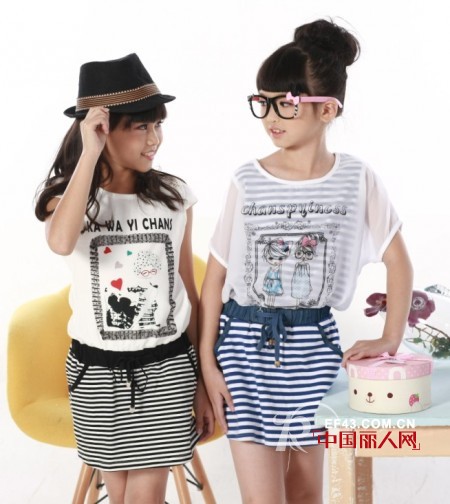 亲善公主休闲装搭配T恤配什么好看假两件连衣裙搭配