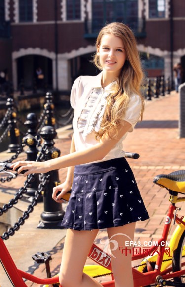 英戈鼠夏季新款女装苏格兰格子衫波点裙减龄示范