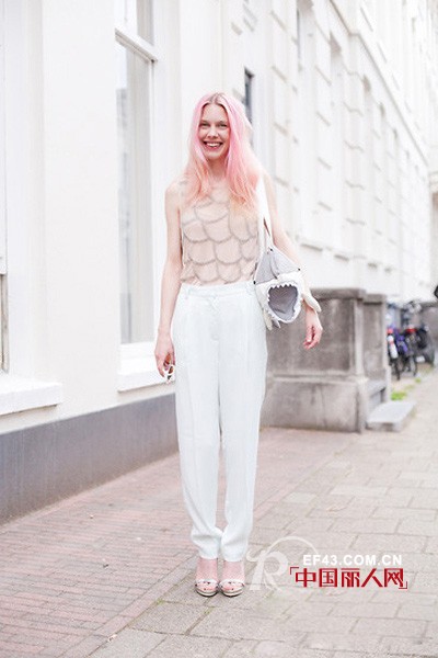 这个夏天刮来Normcore风“女汉子“西裤穿起来