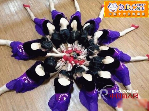 叮当猫冠名第21届香港世界青少年舞蹈大赛,拉开叮当猫艺术节第一幕