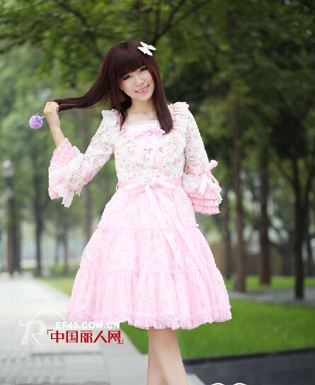 洛丽塔风格分类甜美洛丽塔,古典洛丽塔风格