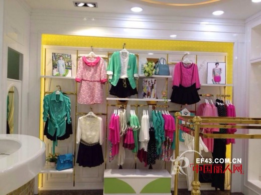 今日喜讯!七彩蝶女装两地新店重装开业!