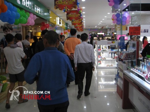 蓝眼精灵给你不一样的儿童节