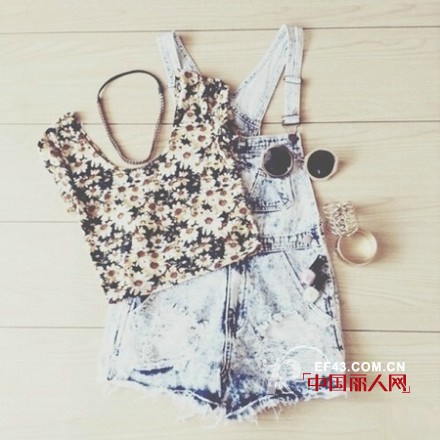 夏日清凉搭配　夏季美搭　搭配也是一种艺术