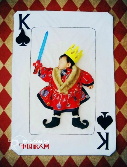 如何给宝宝拍出个性有趣的相片　新生婴儿熟睡照片造型　具有想象力的照片