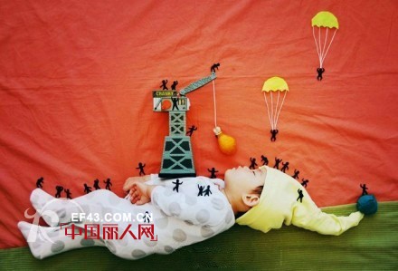 如何给宝宝拍出个性有趣的相片　新生婴儿熟睡照片造型　具有想象力的照片