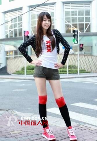 中筒袜搭配什么衣服能够穿出邻家女孩的感觉?