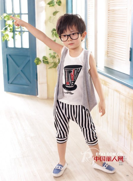 波点　条纹哪个元素更流行　夏季什么裤子比较好搭配