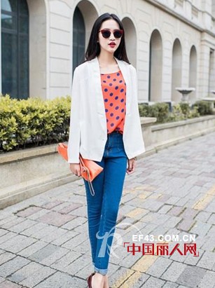 夏季怕晒黑怎么办　长袖t恤衫护肤百搭