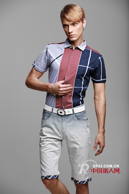 拼接衬衫搭配　　拼接衬衫色彩巧搭新玩法