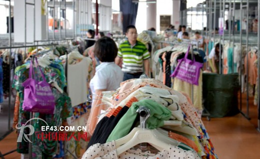 耶丽雅5月28日开仓抢货热闹非凡