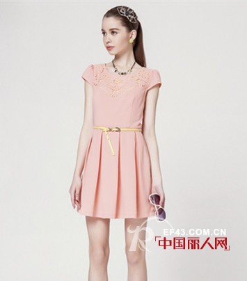 夏天买什么衣服好　去哪里买衣服比较好