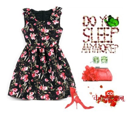 夏天碎花连衣裙换着花样来　百变碎花连衣裙造型