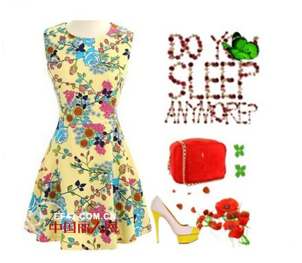 夏天碎花连衣裙换着花样来　百变碎花连衣裙造型