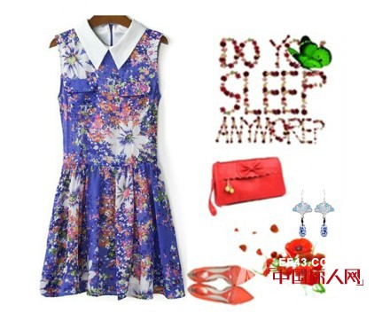 夏天碎花连衣裙换着花样来　百变碎花连衣裙造型