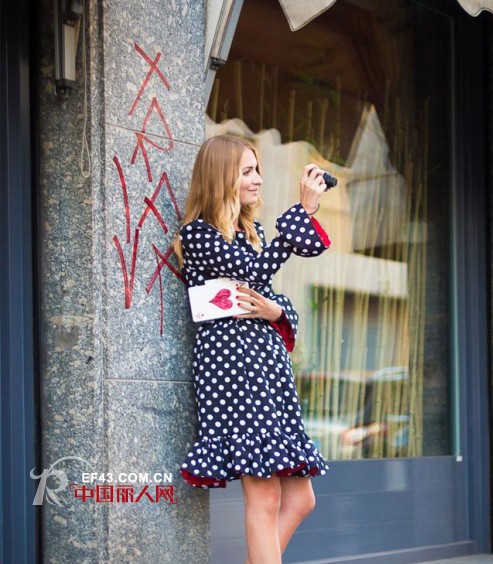 夏季波点时尚来袭　波点服装点亮街头