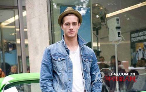 潮流新风尚:平顶帽格子衫　美“帽”