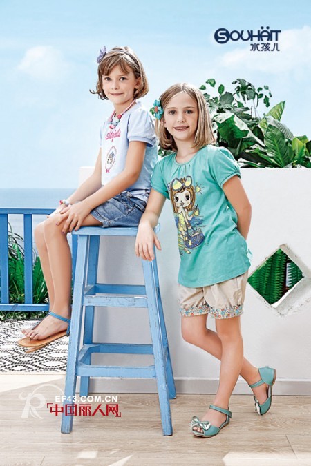 夏天穿帆布鞋热吗　夏天穿什么衣服凉快