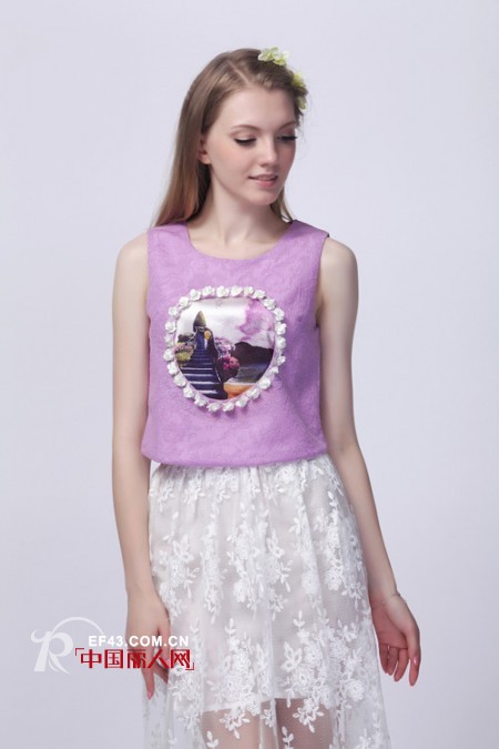 浅紫色上衣怎么搭配好看　浅紫色配什么裙子