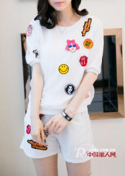 运动套装大罗列　今年最流行运动风格　就是这个feel