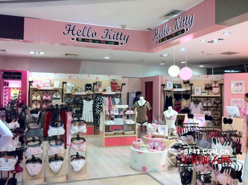 Hello　Kitty　6/1现身环球港　给你爱的抱抱